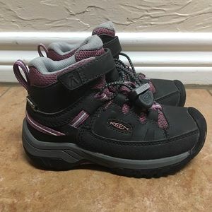 Girls Keen Targhee Waterproof Hiking Boot Size 9